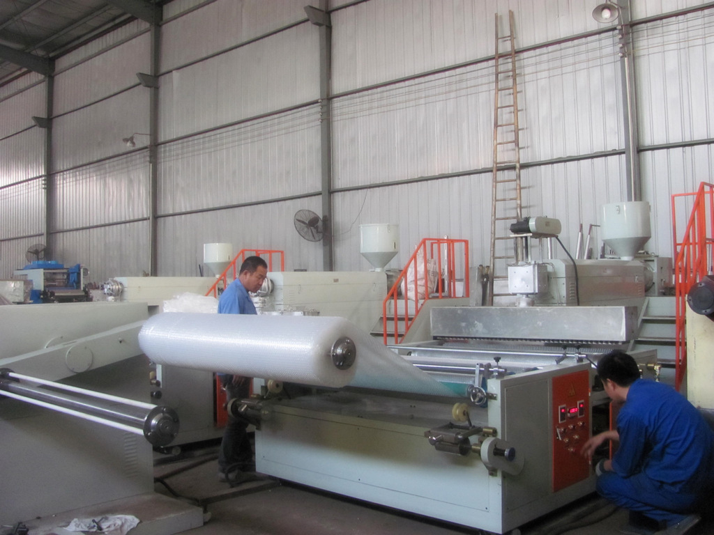 切割機3在重慶市沙坪壩區粵瑜輕質包裝材料廠的應用與優勢